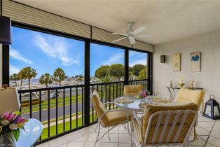 , 4821 S Landings Dr 205