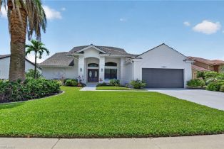 Single Family Residence, 12351 Kelly Sands Kelly Greens, FL 33908 