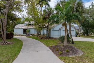 Single Family Residence, 12331 Oak Brook Mcgregor Woods, FL 33908 