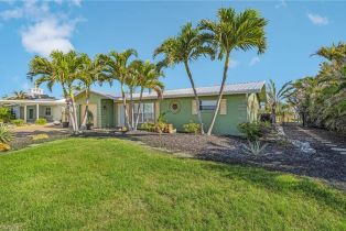 Single Family Residence, 3664 Bayview Bayview Acres, FL 33956 