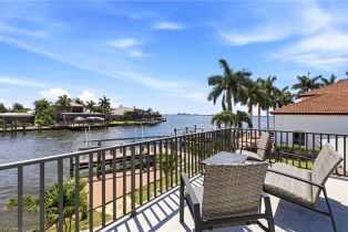 Single Family Residence, 469 Bayshore Caloosahatchee, FL 33904 