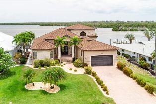 Single Family Residence, 12130 Shoreview Matlacha, FL 33993 