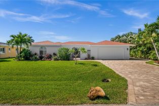 Single Family Residence, 1432 Venetian Caloosahatchee, FL 33904 
