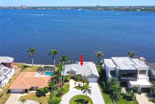 Single Family Residence, 5727 Riverside Yacht Club, FL 33904 