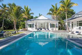 Single Family Residence, 225 4th Olde Naples, FL 34102 