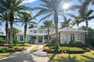 Single Family Residence, 575 Palm Olde Naples, FL 34102 