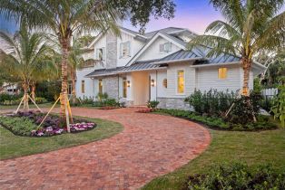 Single Family Residence, 690 7th Olde Naples, FL 34102 