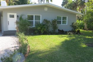 Single Family Residence, 1315 Sandpiper Royal Harbor, FL 34102