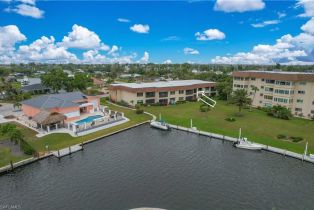 Low Rise (1-3), 4277 Mariner Way # 216, Fort Myers FL 3391933919