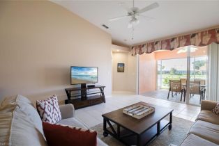 Villa Attached, 7030 Lone Oak Blvd, Naples FL 34109