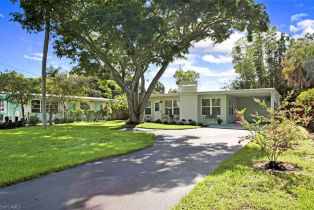 Single Family Residence, 982 13th St N, Naples FL 34102
