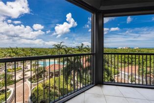 High Rise (8+), 7575 Pelican Bay Blvd # 403, Naples FL 3410834108