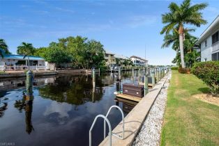 Low Rise (1-3), 1320 Blue Point Ave # 11, Naples FL 3410234102 