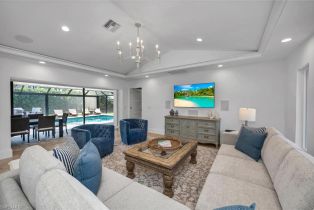 Single Family Residence, 718 Old Trail Dr, Naples FL 34103