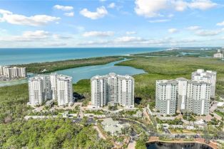 High Rise (8+), 285 Grande Way # 901, Naples FL 3411034110