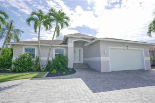 Single Family Residence, 201 S Bahama Ave, Marco Island FL 34145