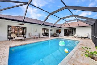 Single Family Residence, 9940 Treasure Cay Ln, Bonita Springs FL 34135