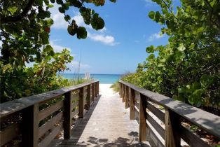 High Rise (8+), 5 Bluebill Ave # 711, Naples FL 34108