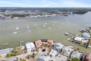 Single Family Residence, 391 Palermo Fort Myers Beach, FL 33931 