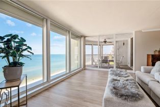 , 4051 Gulf Shore Blvd N # 902, Naples FL 34103