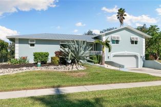 Single Family Residence, 568 Tigertail Marco Island, FL 34145 
