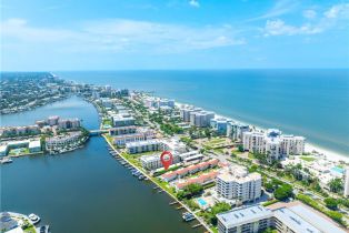 Low Rise (1-3), 3070 Gulf Shore Blvd N # 201, Naples FL 34103