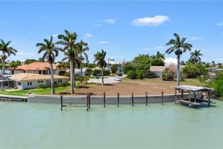 , 159 Tahiti St, Naples FL 34113