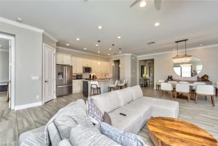 Single Family Residence, 4725 Formosa Dr, Naples FL 34119