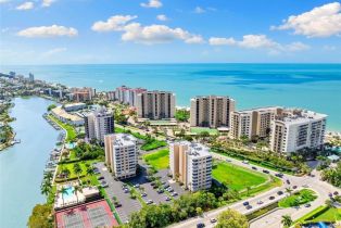 High Rise (8+), 11118 Gulfshore # 203, Naples FL 34108