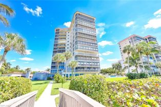 , 10701 Gulfshore Dr # 201, Naples FL 34108