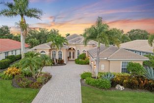 Single Family Residence, 19471 Playa Bonita Belle Lago, FL 33967