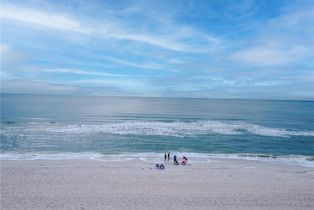 High Rise (8+), 9051 Gulf Shore Dr # 103, Naples FL 3410834108