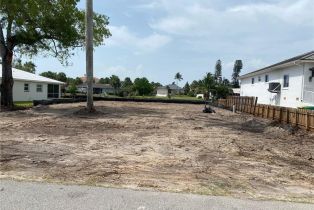 Land, 483 Oak Ave, Naples FL 34108