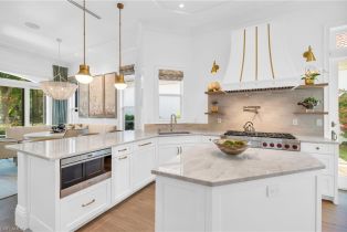 Single Family Residence, 8731 La Palma Villa La Palma At Bay Colony, FL 34108