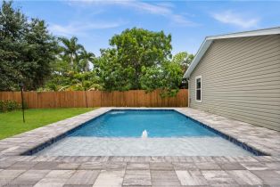 Single Family Residence, 866 101st N, Naples FL 34108