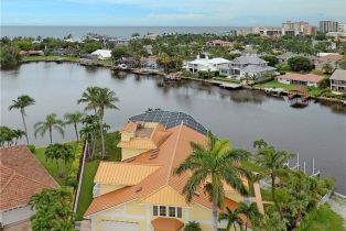 Single Family Residence, 231 Trade Winds Conners, FL 34108