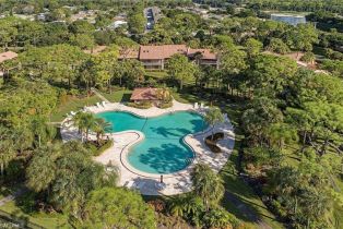 , 3219 Horse Carriage Way # 306, Naples FL 34105