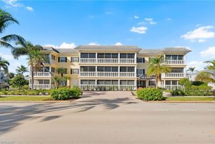 Low Rise (1-3), 666 3rd St S # 104, Naples FL 3410234102