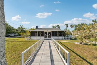 Single Family Residence, 3829 Edgewood Fort Myers, FL 33916