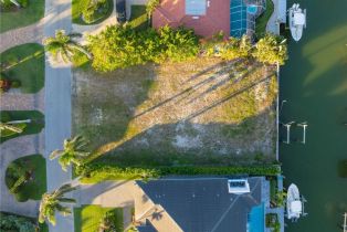 , 2165 Tarpon Rd, Naples FL 34102