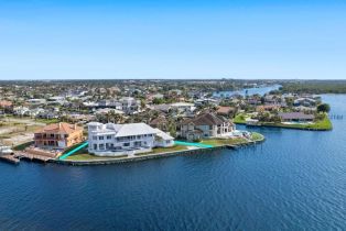 Single Family Residence, 771 Cypress Lake Town And River, FL 33919
