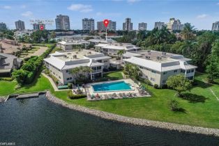 Low Rise (1-3), 4160 Crayton Rd # A1, Naples FL 3410334103