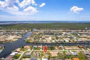 , 413 Nw 37th Pl, Cape Coral FL 33993