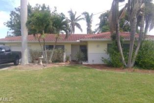 Single Family Residence, 1449 Viking Ct, Cape Coral FL 33904