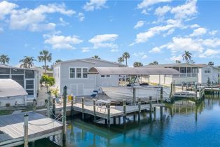 Manufactured Home, 11511 Dogwood Bayside Estates, FL 33931