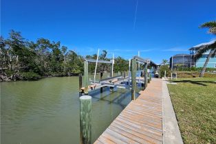, 175 Tropical Shores Way # 177, Fort Myers Beach FL 33931