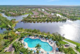 Townhouse, 15581 Latitude Dr, Bonita Springs FL 3413534135