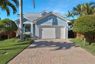Single Family Residence, 583 91st Vanderbilt Beach, FL 34108 