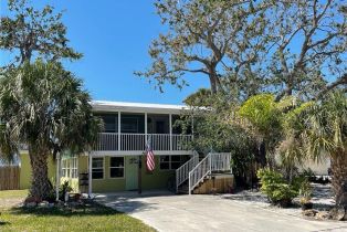 , 5460 Oak Ridge Ave, Fort Myers Beach FL 33931