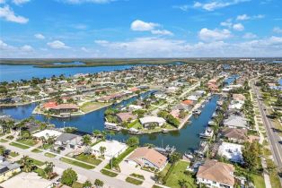Single Family Residence, 1709 Wavecrest Marco Island, FL 34145 